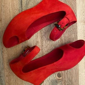 Johnston and Murphy-Tricia Ankle Strap Sandals.